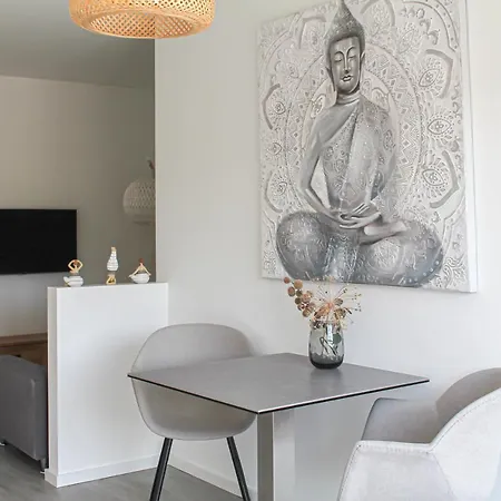 Buddha Apartment - Stadtnah, Balkon, Parkplatz, E-Ladestation Fuer Autos & Fahrraeder, Fitnessstudio Кобленц Экстерьер фото