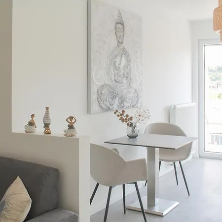 Buddha Apartment - Stadtnah, Balkon, Parkplatz, E-Ladestation Fuer Autos & Fahrraeder, Fitnessstudio Кобленц Экстерьер фото