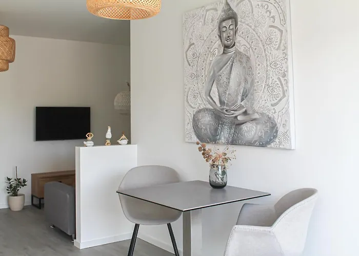 Buddha Apartment - Stadtnah, Balkon, Parkplatz, E-Ladestation Fuer Autos & Fahrraeder, Fitnessstudio