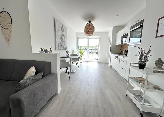 Buddha Apartment - Stadtnah, Balkon, Parkplatz, E-Ladestation Fuer Autos & Fahrraeder, Fitnessstudio