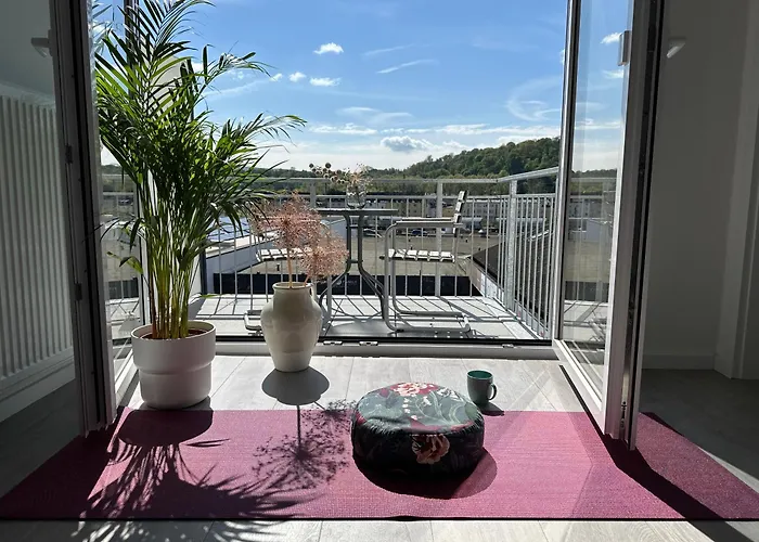 Buddha Apartment - Stadtnah, Balkon, Parkplatz, E-Ladestation Fuer Autos & Fahrraeder, Fitnessstudio