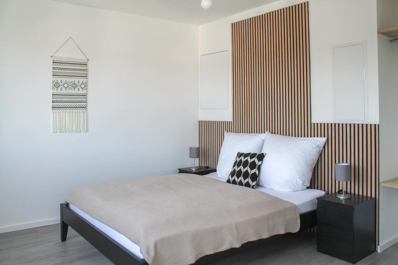 Buddha - Stadtnah, Balkon, Parkplatz, E-ladestation Fuer Autos & Fahrraeder, Fitnessstudio Apartment Koblenz (Rhineland-Palatinate)
